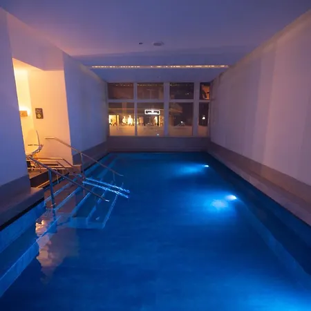 Therme 51° Physio & מלון לויקרבאד