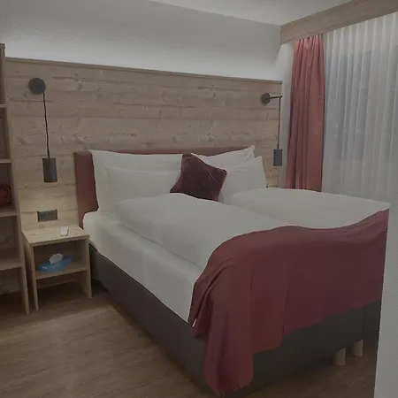 Therme 51° Physio & מלון לויקרבאד