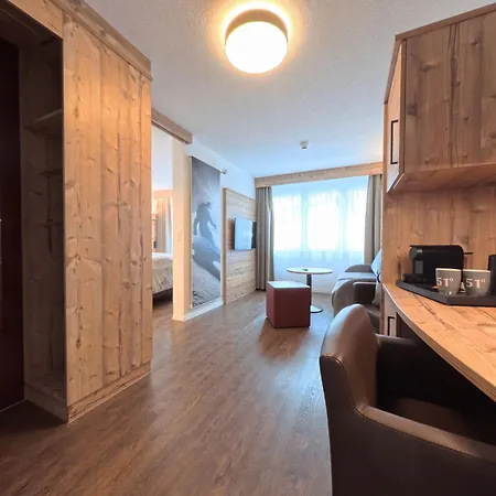 מלון Therme 51° Physio & 4*