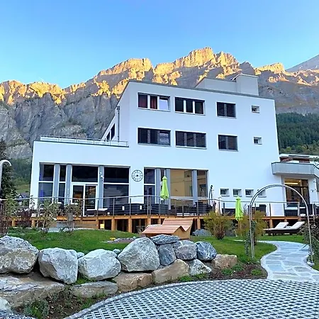 Therme 51° Physio & Hotel