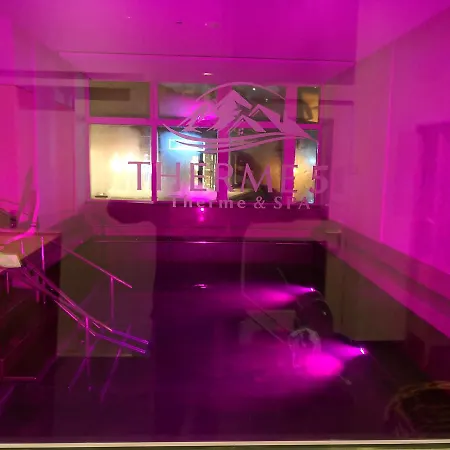 Therme 51° Physio & מלון 4*