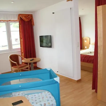 Therme 51° Physio & לויקרבאד