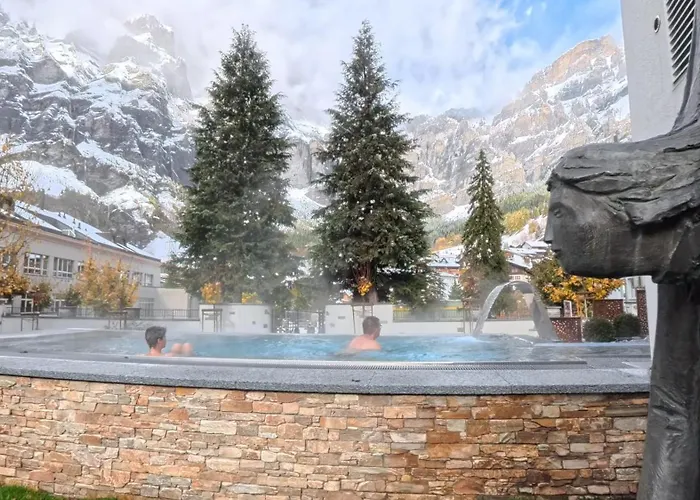 Therme 51° Physio & מלון 4*