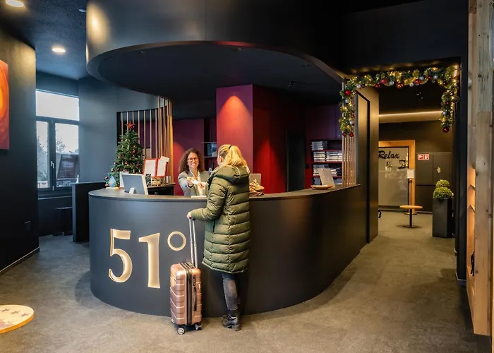 מלון Therme 51° Physio & לויקרבאד